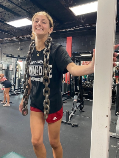 Simone Scribner lifting weights